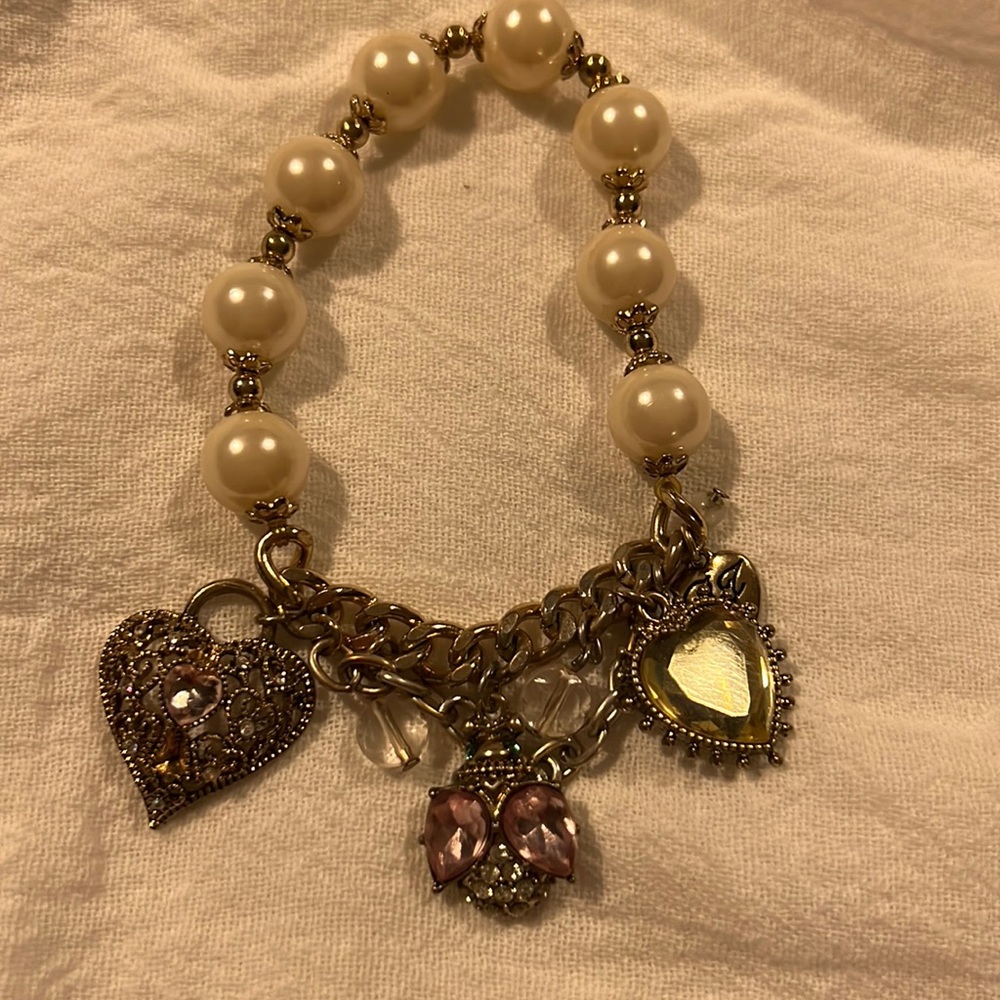 Betsey Johnson stretch bracelet